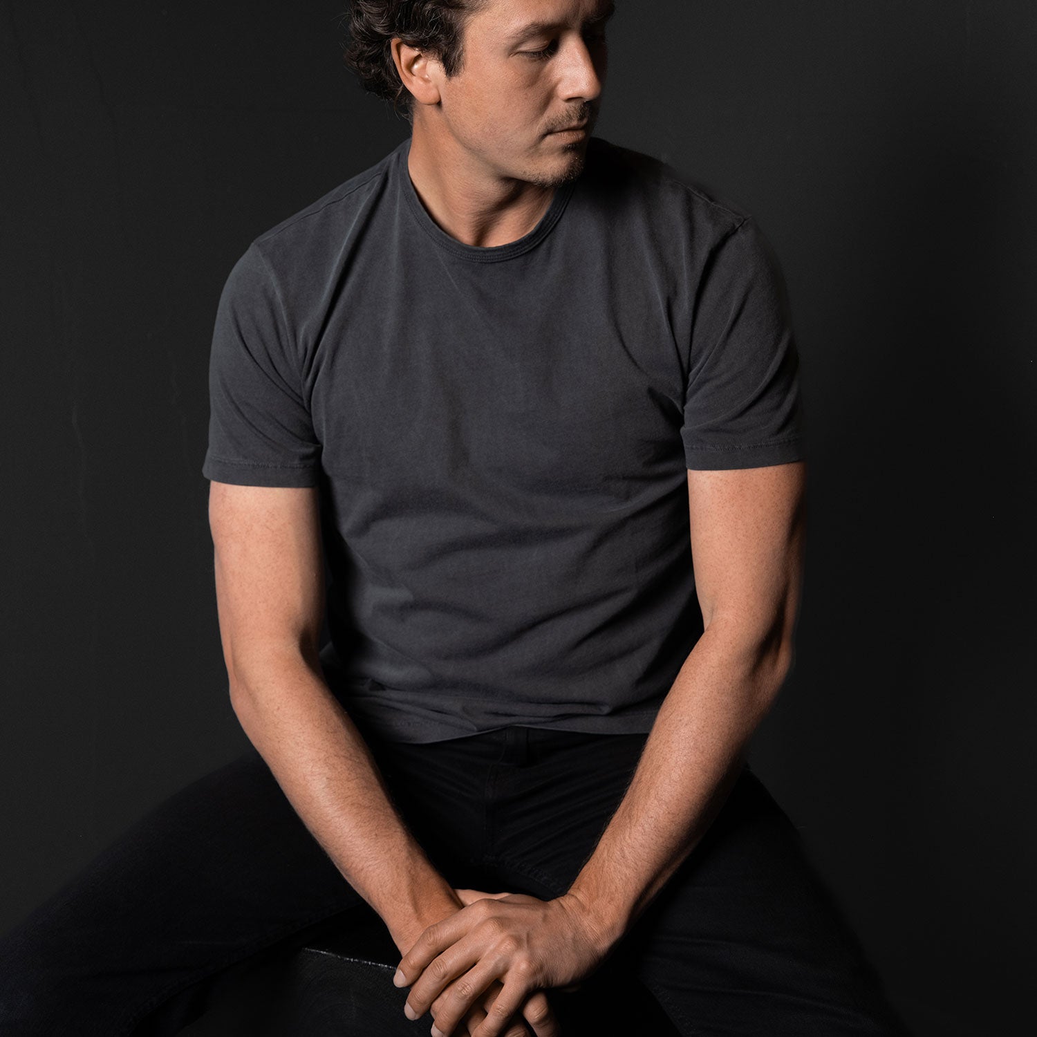 RELAXED TEE | BLACK SANDS